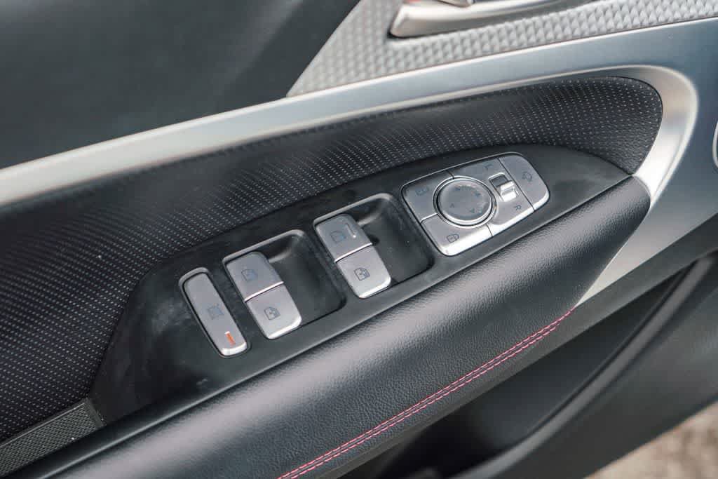 Used 2023 Genesis G70 2.0T w/ Sport Prestige Package RWD image 20