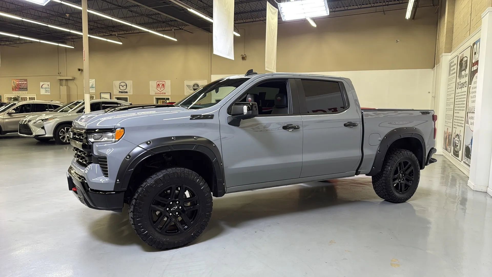 Used 2024 Chevrolet Silverado 1500 LT Trail Boss w/ LT Trail Boss Premium Package image 6