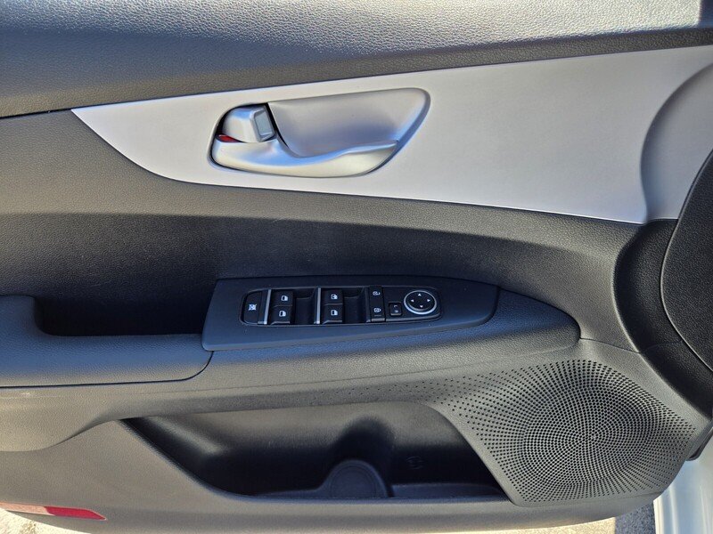 Certified 2024 Kia Forte LXS w/ LXS Technology Package FWD image 18