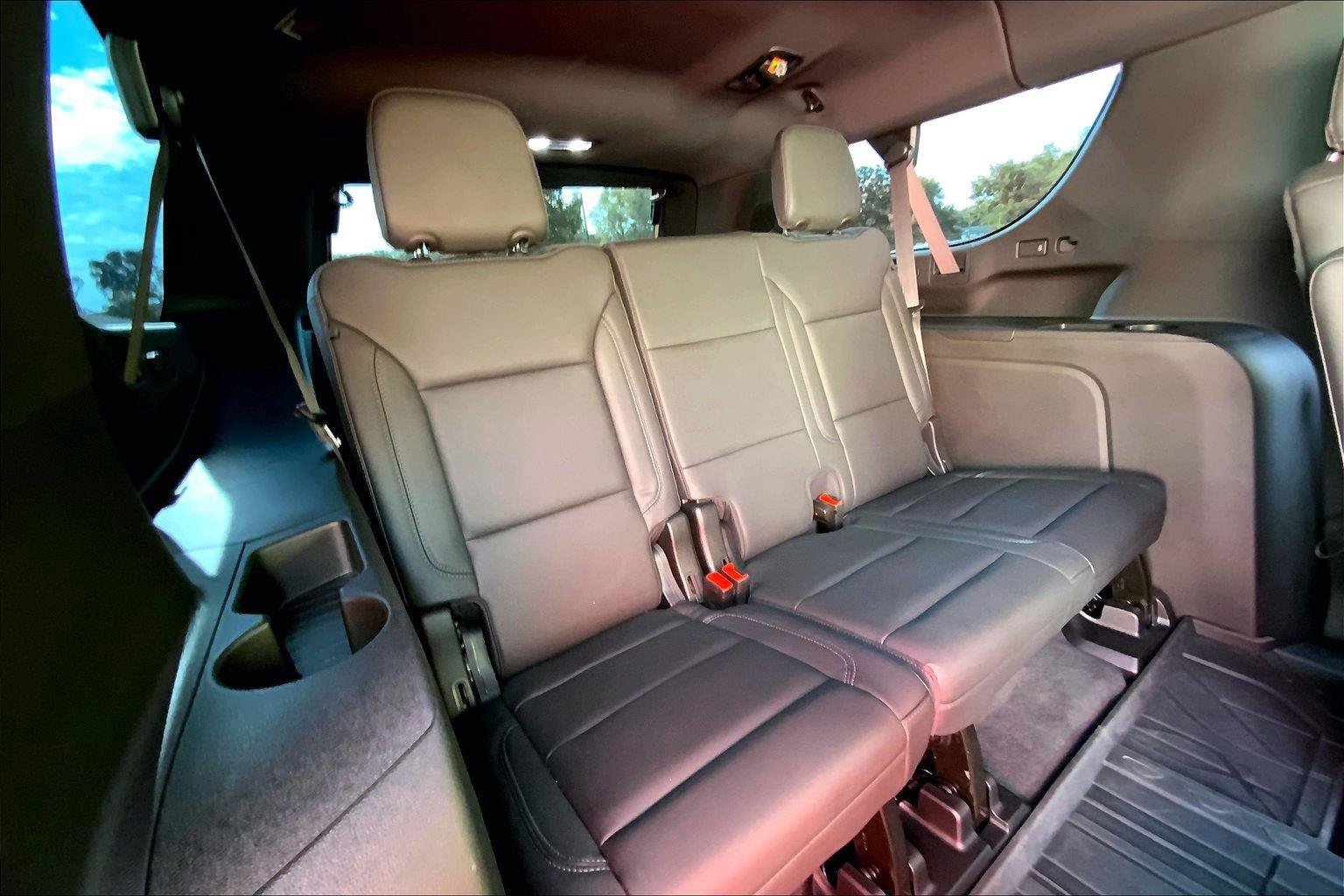 Used 2026 Chevrolet Suburban LT w/ Comfort Package AWD/4WD image 26