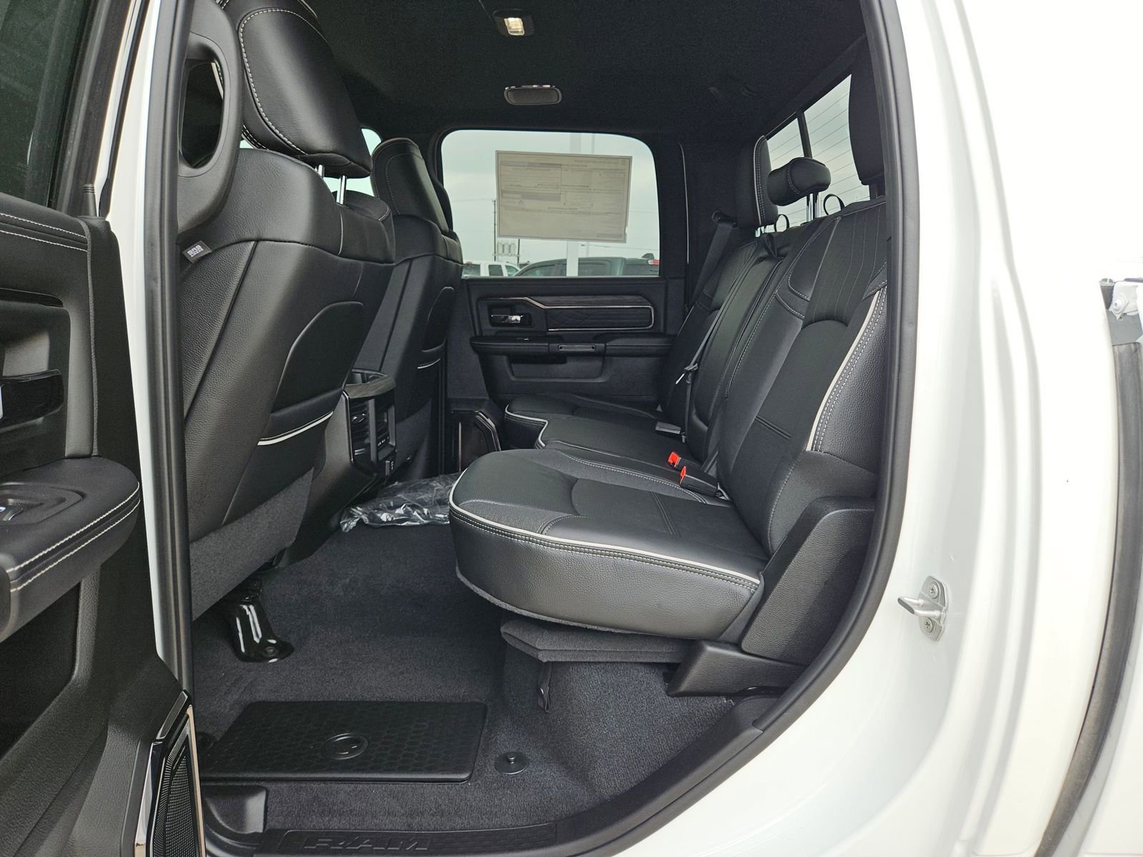 New 2026 RAM 2500 Limited AWD/4WD image 13