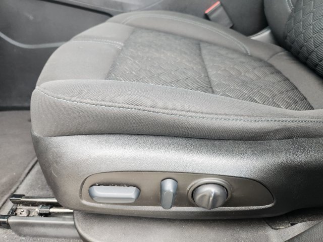 Used 2022 Chevrolet Blazer LT FWD image 23