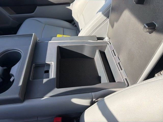 New 2025 Ford F550 4x4 Regular Cab Super Duty image 17