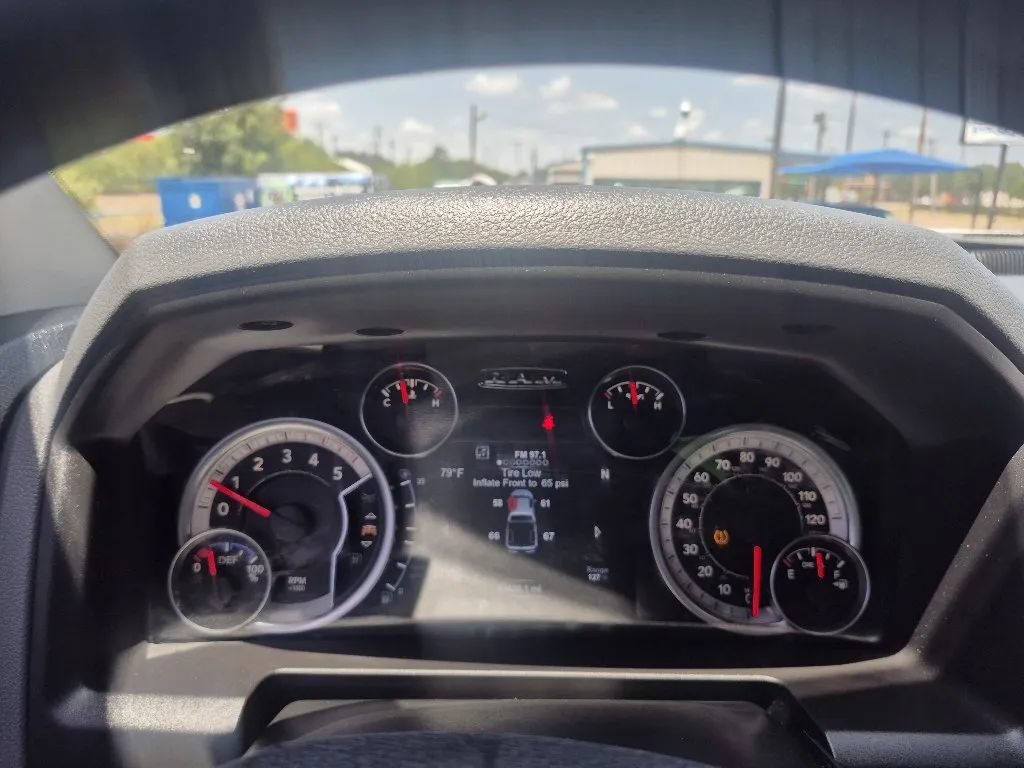 Used 2015 RAM 2500 Lone Star AWD/4WD image 38