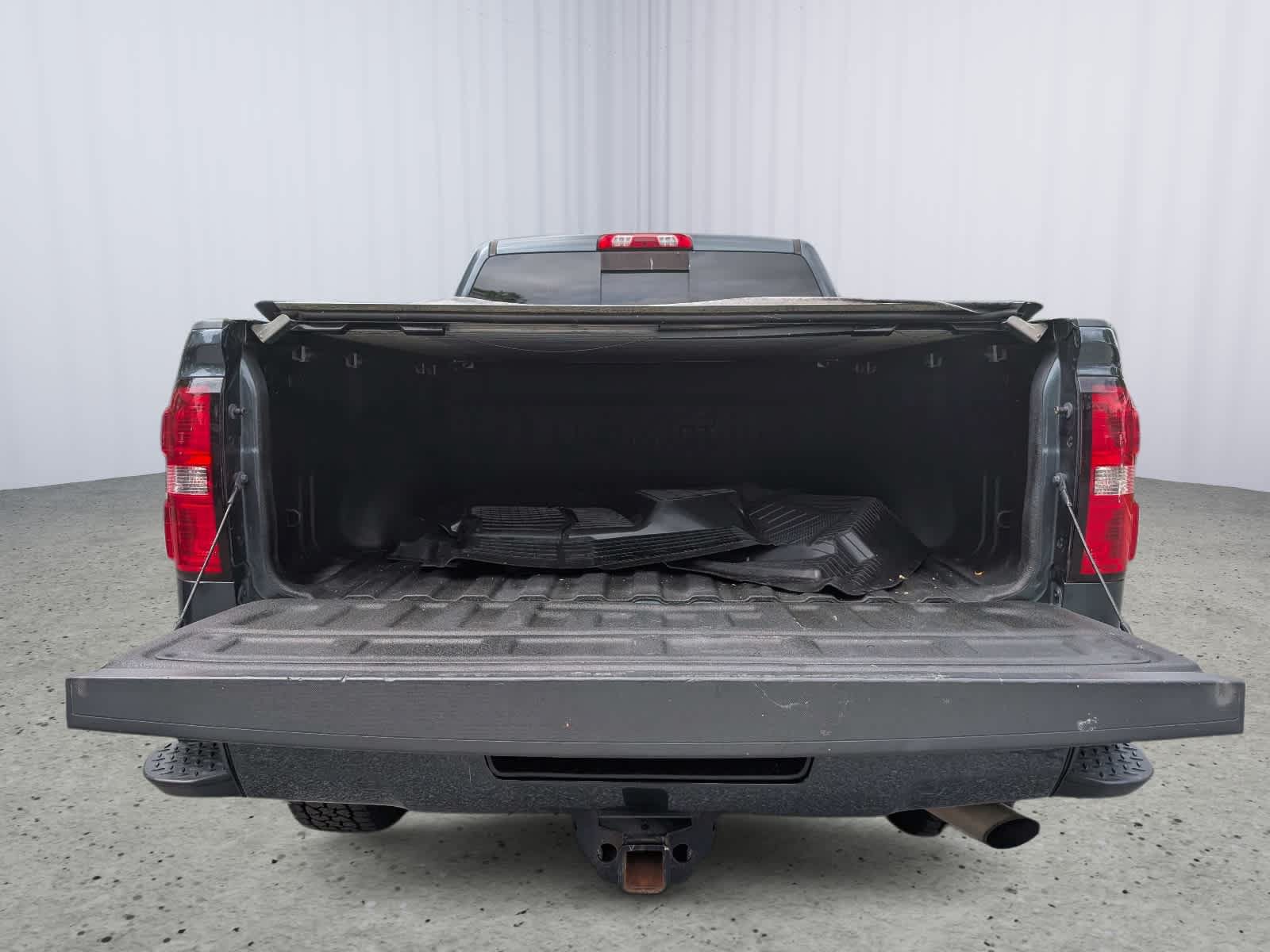 Used 2018 GMC Sierra 2500 SLT w/ All Terrain HD Package AWD/4WD image 13