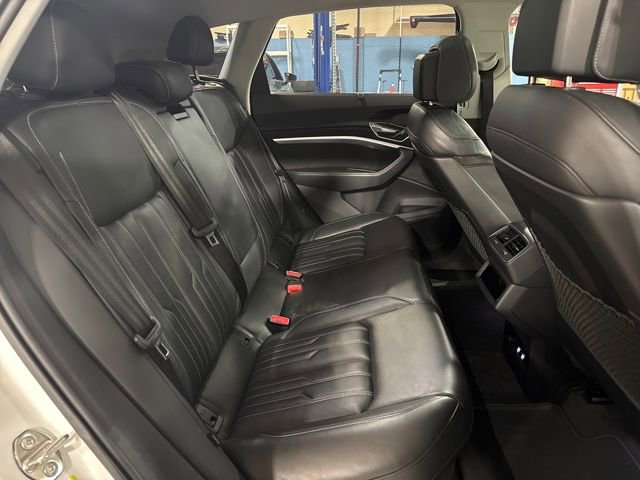 Used 2019 Audi e-tron Prestige w/ Prestige Package image 13