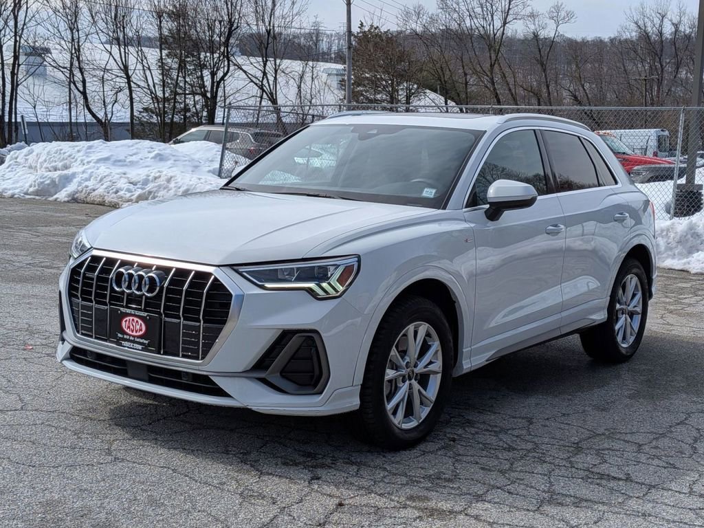 Used 2023 Audi Q3 2.0T Premium Plus w/ Premium Plus Package image 9