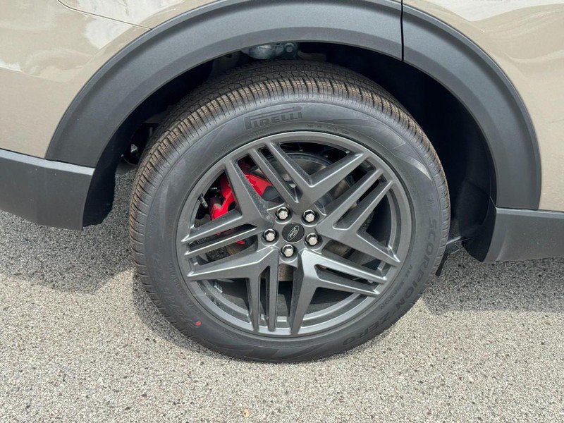 New 2026 Ford Explorer ST-Line w/ ST-Line Street Pack AWD/4WD image 4
