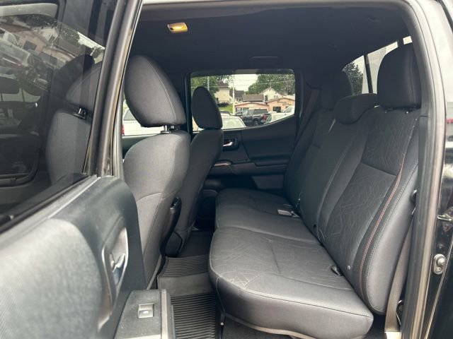 Used 2016 Toyota Tacoma TRD Sport w/ Towing Package AWD/4WD image 16