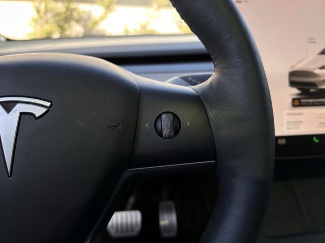 Used 2023 Tesla Model Y Performance image 15