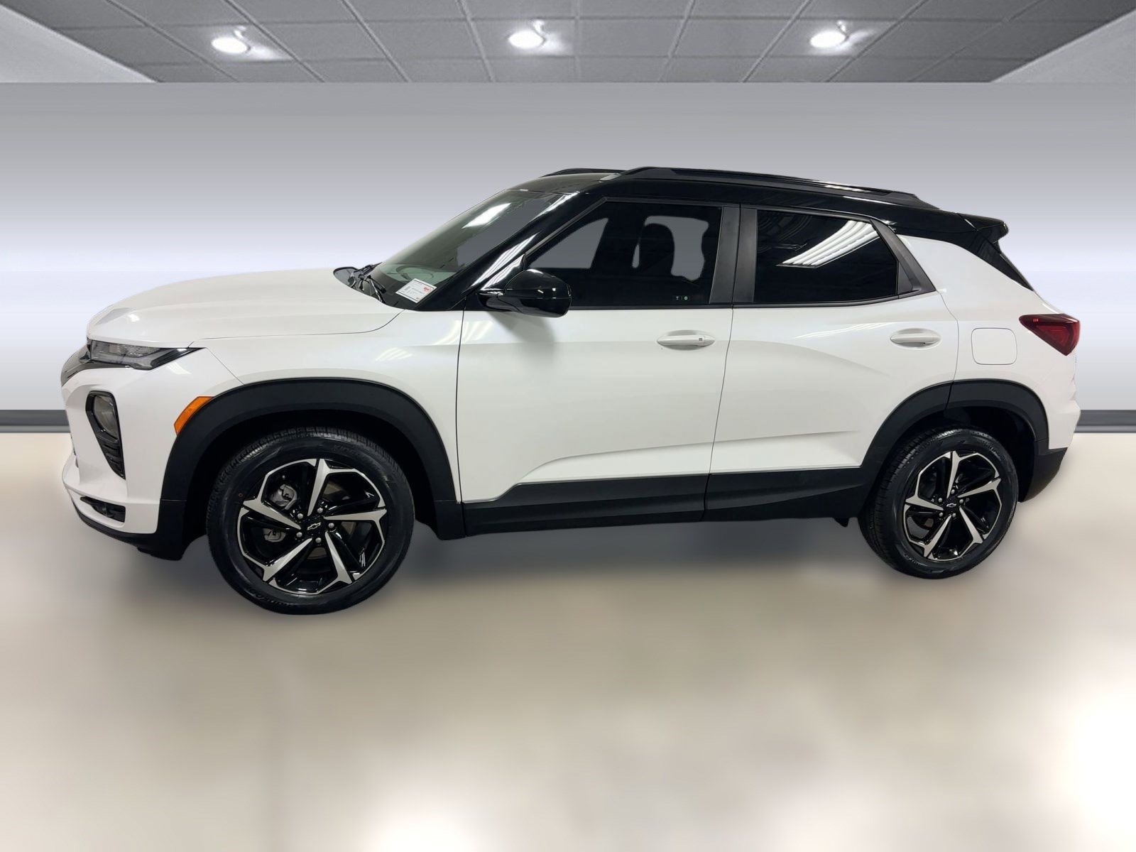 Used 2023 Chevrolet TrailBlazer RS w/ Technology Package image 2