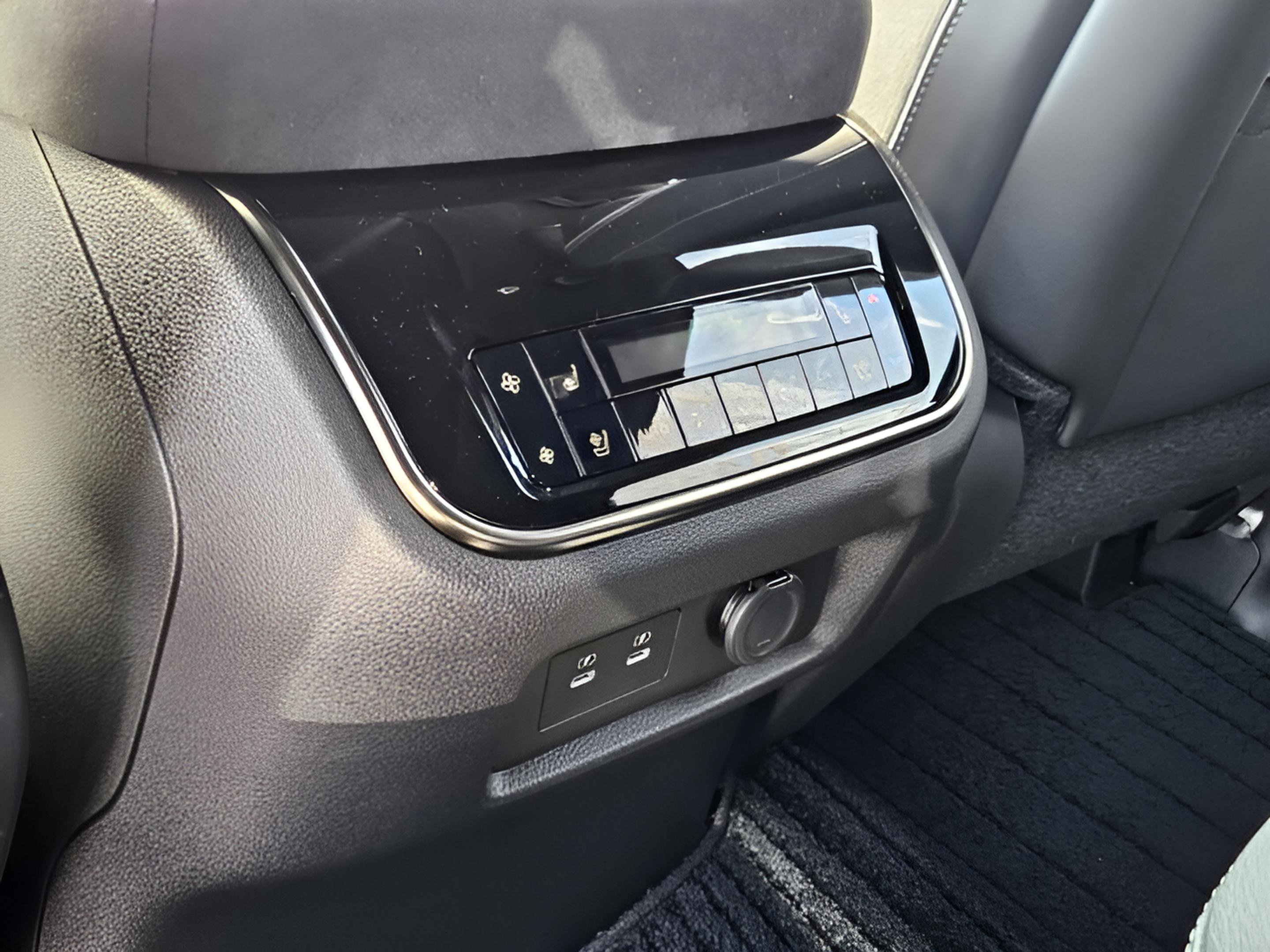 New 2026 INFINITI QX80 Autograph w/ Premium Cargo Package image 15