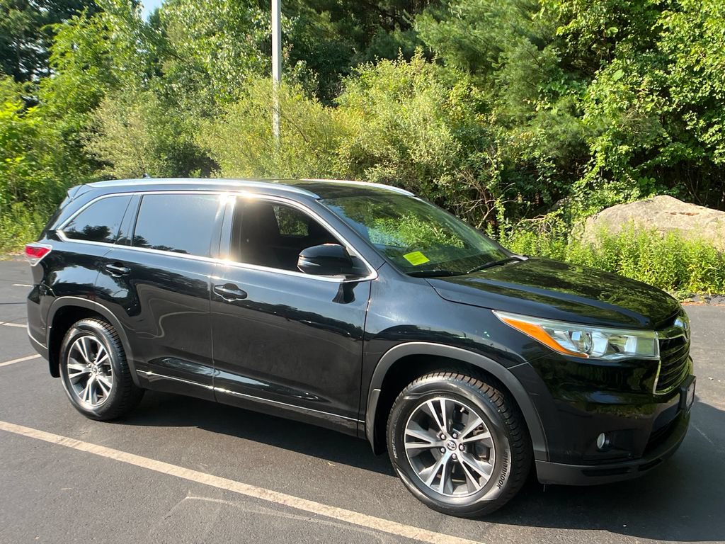 Used 2016 Toyota Highlander XLE AWD/4WD image 7