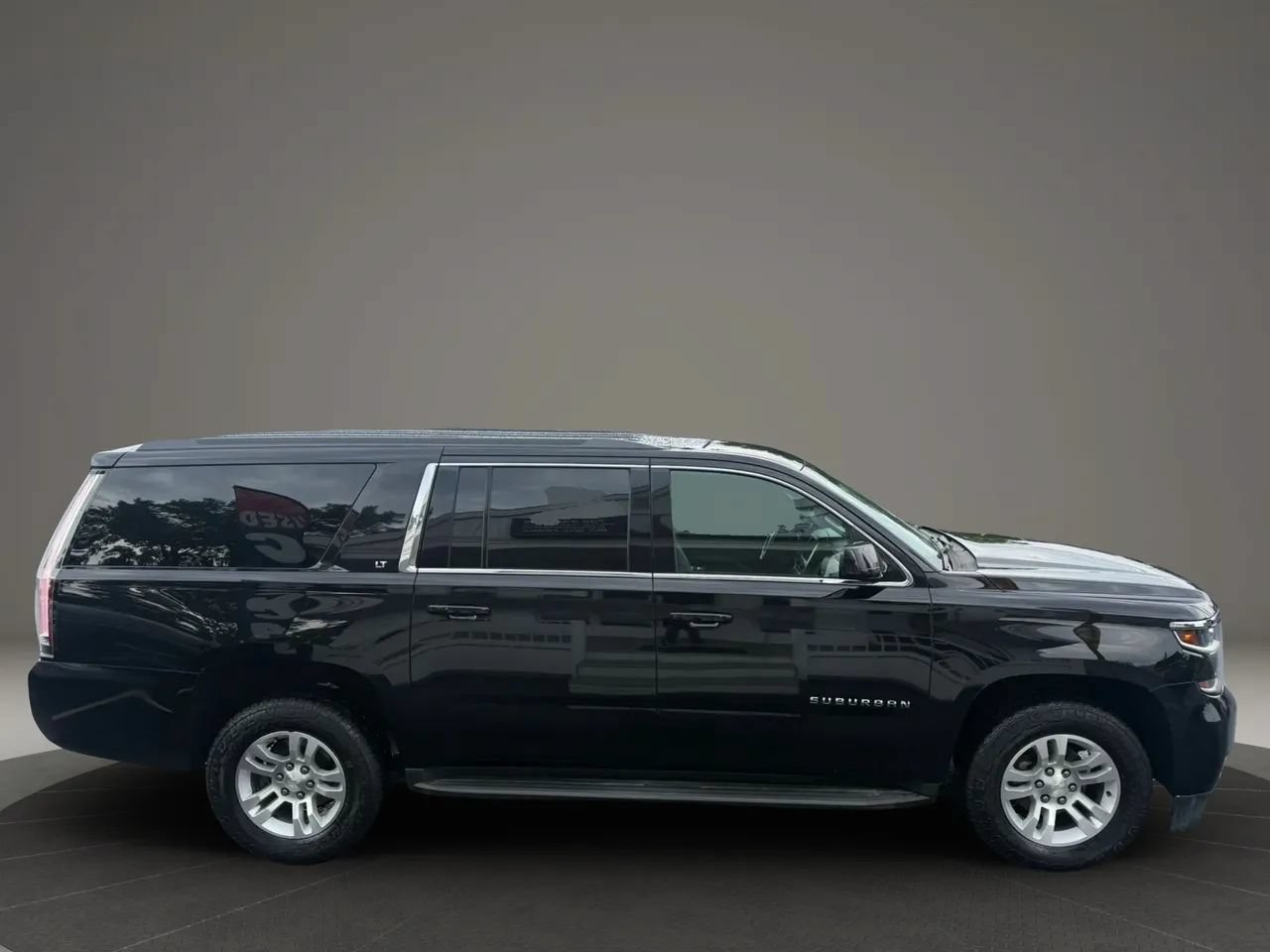 Used 2017 Chevrolet Suburban LT AWD/4WD image 6