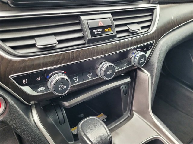Used 2018 Honda Accord Touring image 16