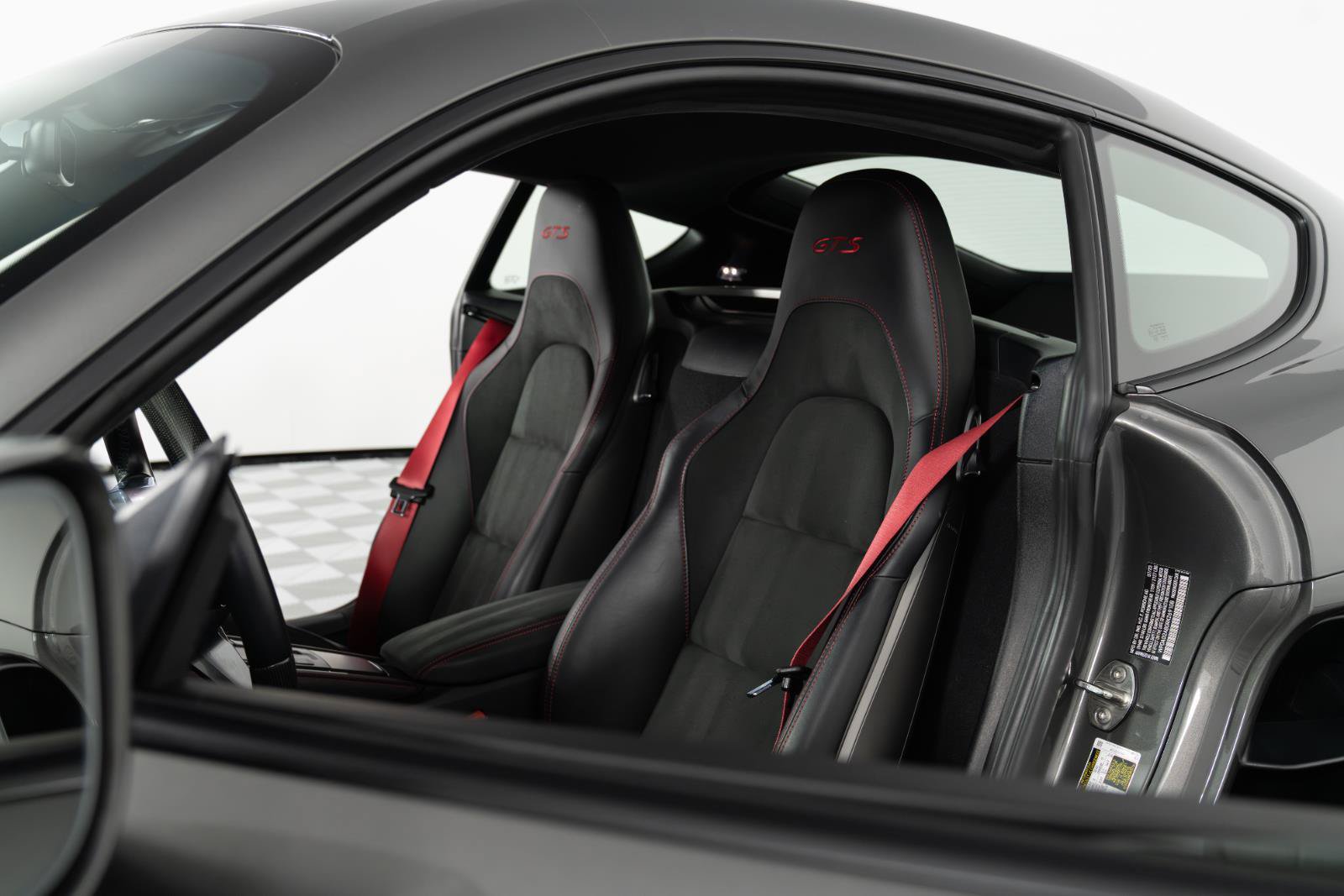 Used 2024 Porsche 718 Cayman GTS RWD image 4