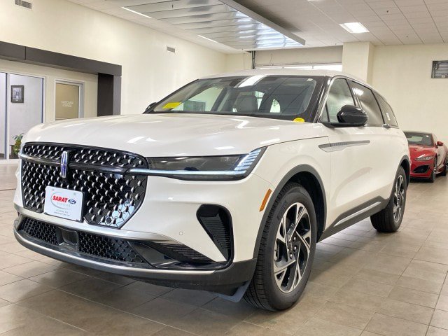 New 2026 Lincoln Nautilus Premier w/ Equipment Group 102A AWD/4WD image 4