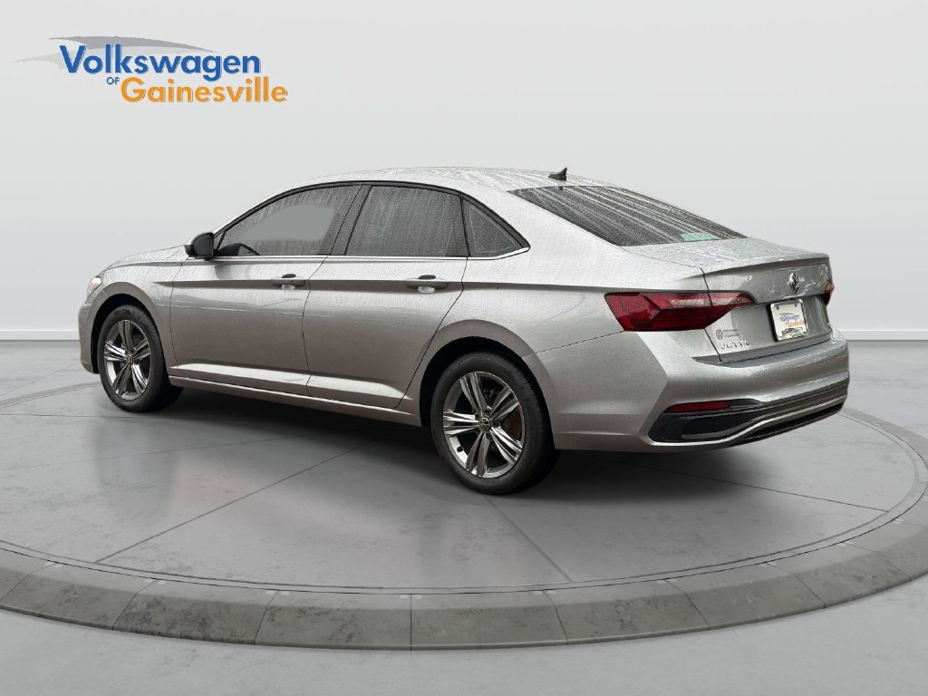 Used 2024 Volkswagen Jetta SE FWD image 6