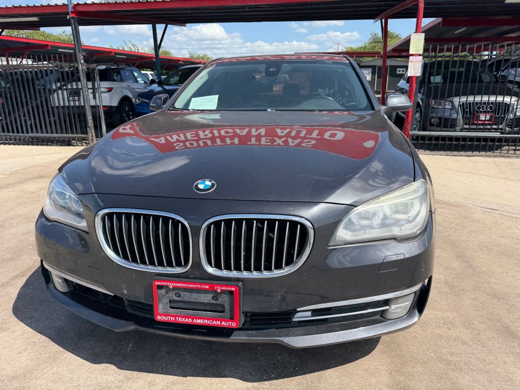 Used 2015 BMW 740i RWD image 3