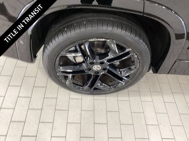 Used 2025 Volkswagen Tiguan SE R-Line AWD/4WD image 23
