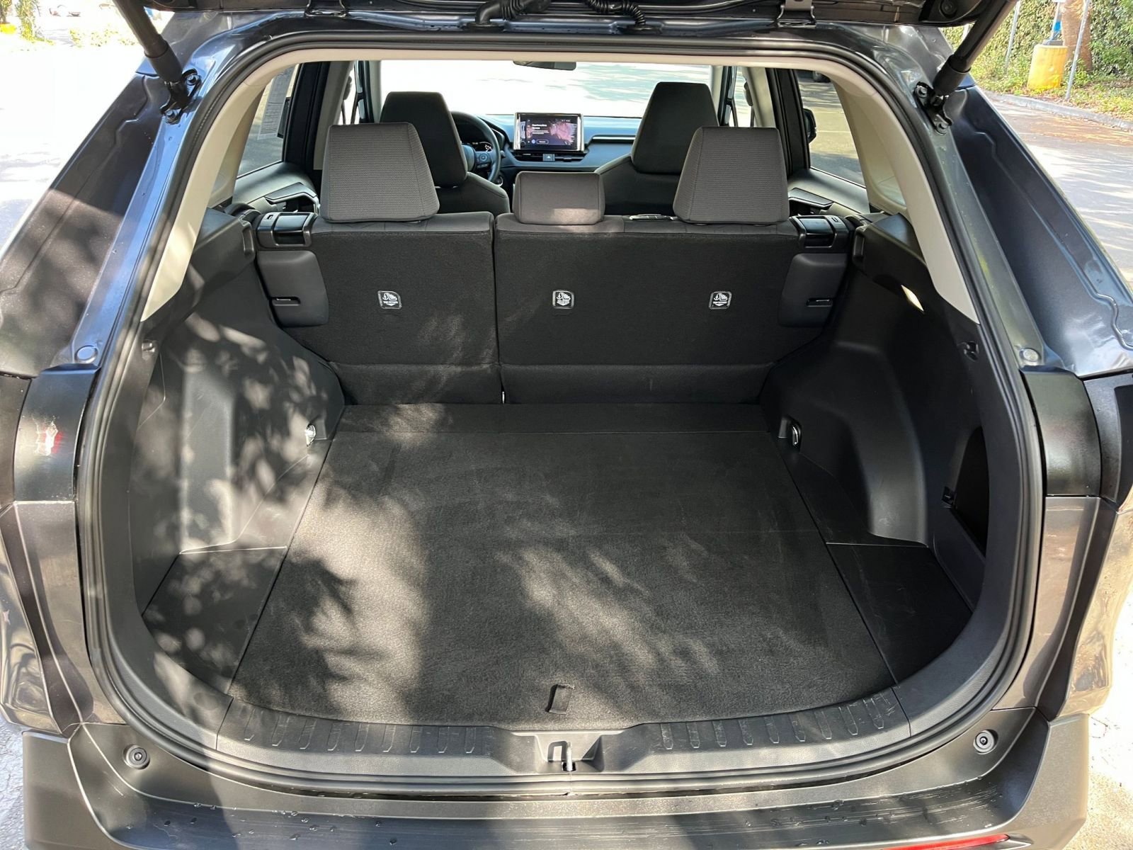 Used 2025 Toyota RAV4 XLE image 30