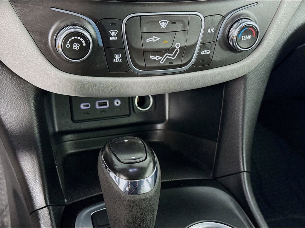 Used 2020 Chevrolet Equinox LS w/ LS Convenience Package image 20