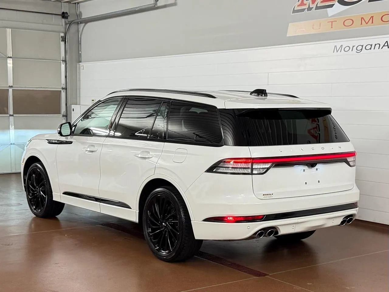 Used 2025 Lincoln Aviator Reserve w/ Equipment Group 201A AWD/4WD image 5