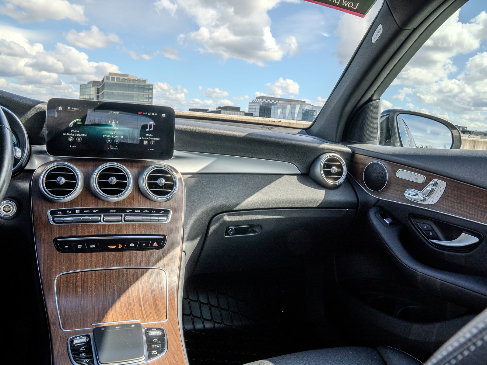 Used 2022 Mercedes-Benz GLC 300 4MATIC image 21