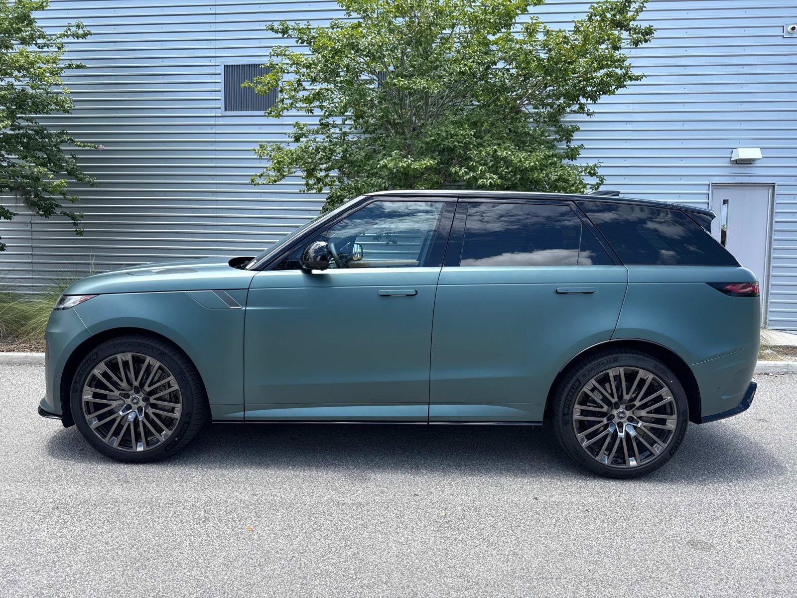 New 2025 Land Rover Range Rover Sport SV Edition Two image 5