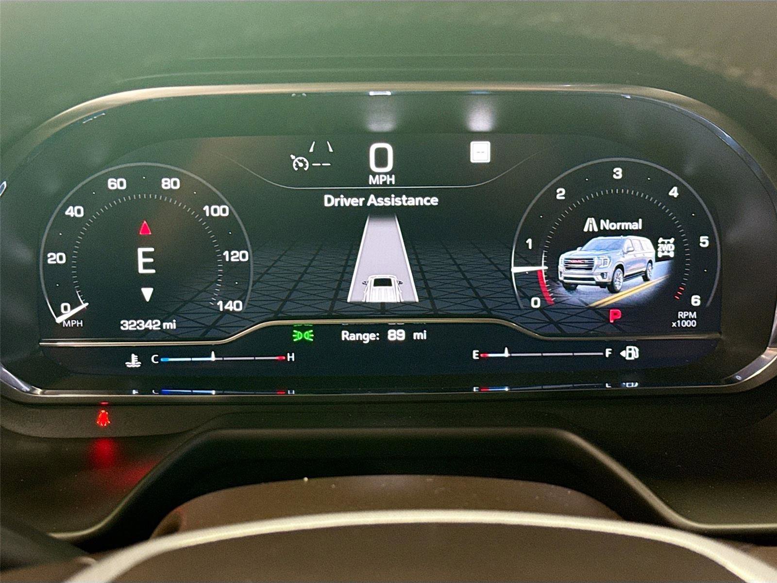 Used 2022 GMC Yukon SLT w/ SLT Luxury Package AWD/4WD image 12