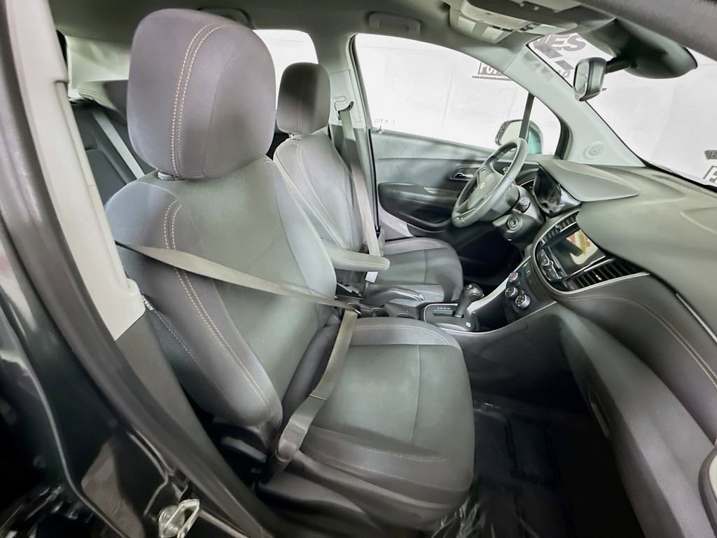 Used 2019 Chevrolet Trax LS image 27