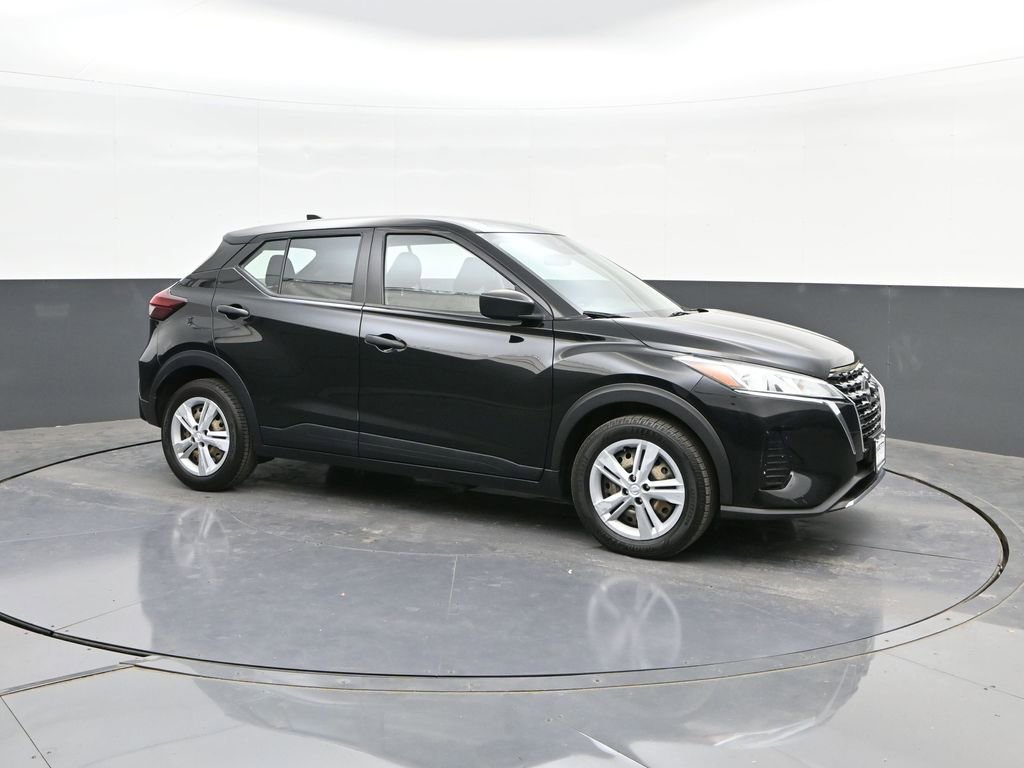 Used 2022 Nissan Kicks S image 16