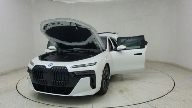 Used 2023 BMW i7 xDrive60 w/ Executive Package 2 image 73