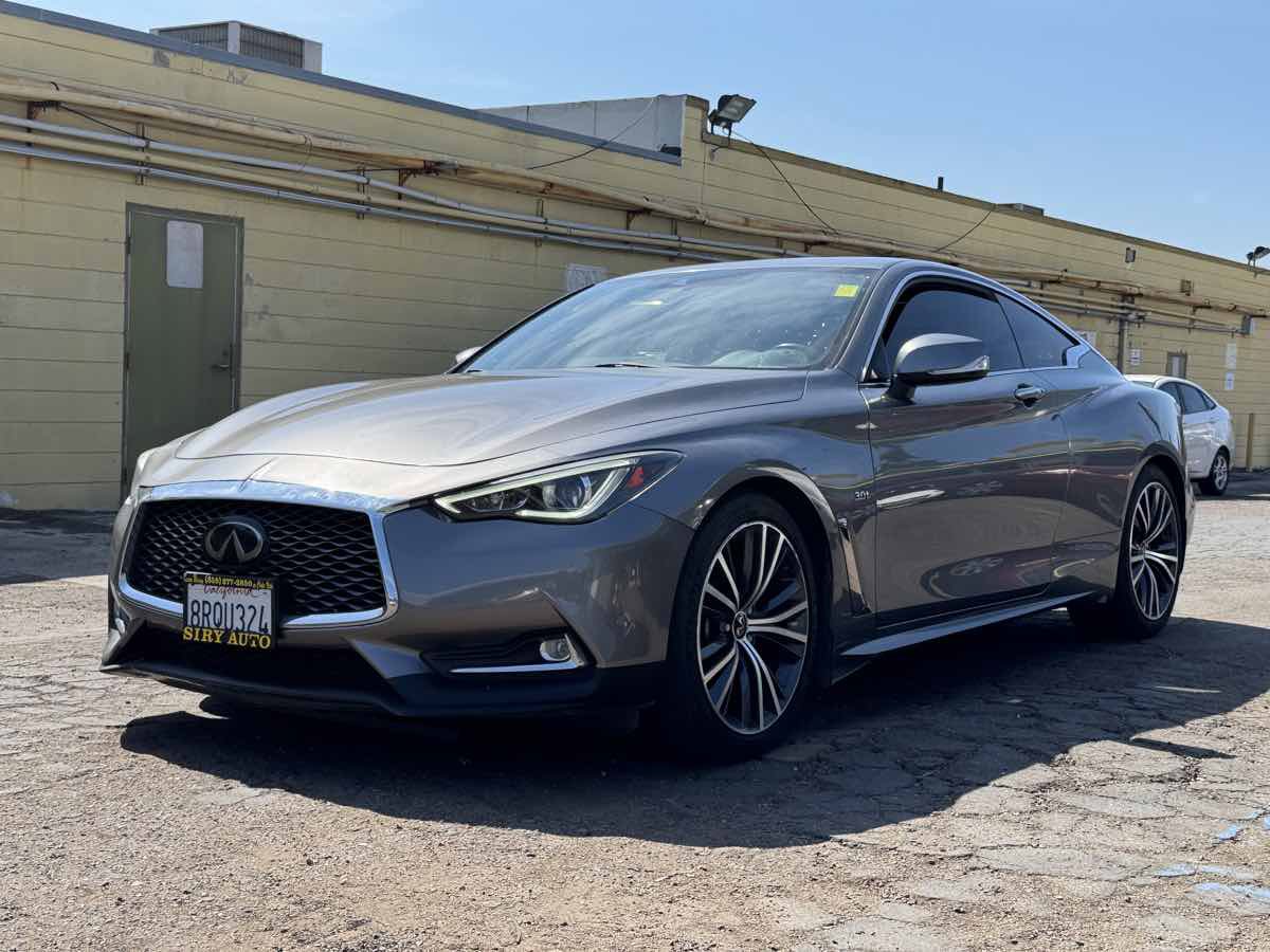 Used 2020 INFINITI Q60 3.0t Luxe RWD image 3