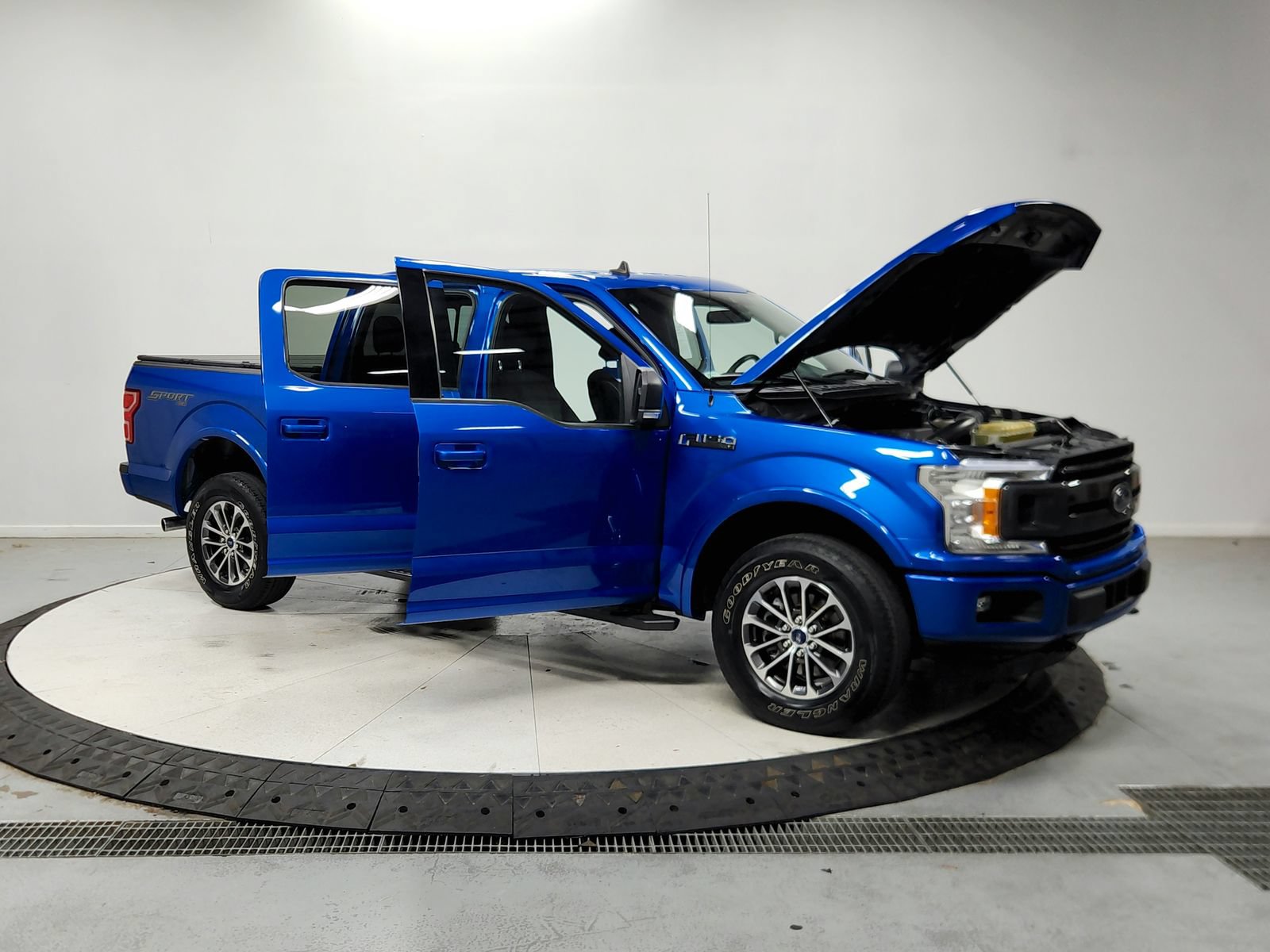 Used 2019 Ford F150 XLT w/ Equipment Group 302A Luxury AWD/4WD image 10