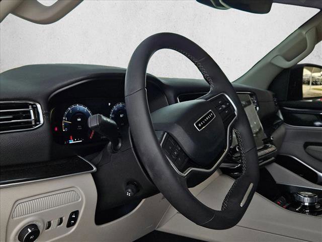 Used 2024 Jeep Wagoneer L 4WD w/ Premium Group I image 9