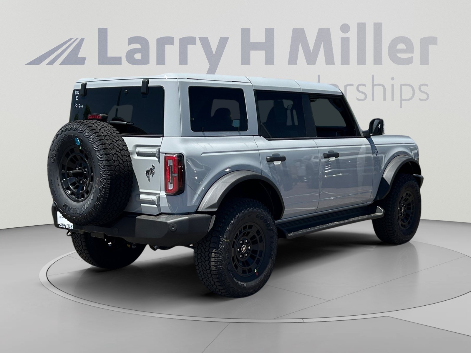 New 2026 Ford Bronco Outer Banks w/ Sasquatch Package AWD/4WD image 5