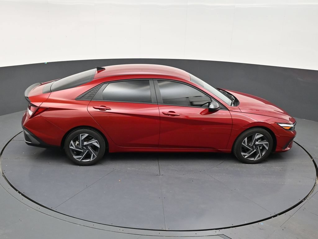 Used 2025 Hyundai Elantra Sport FWD image 17