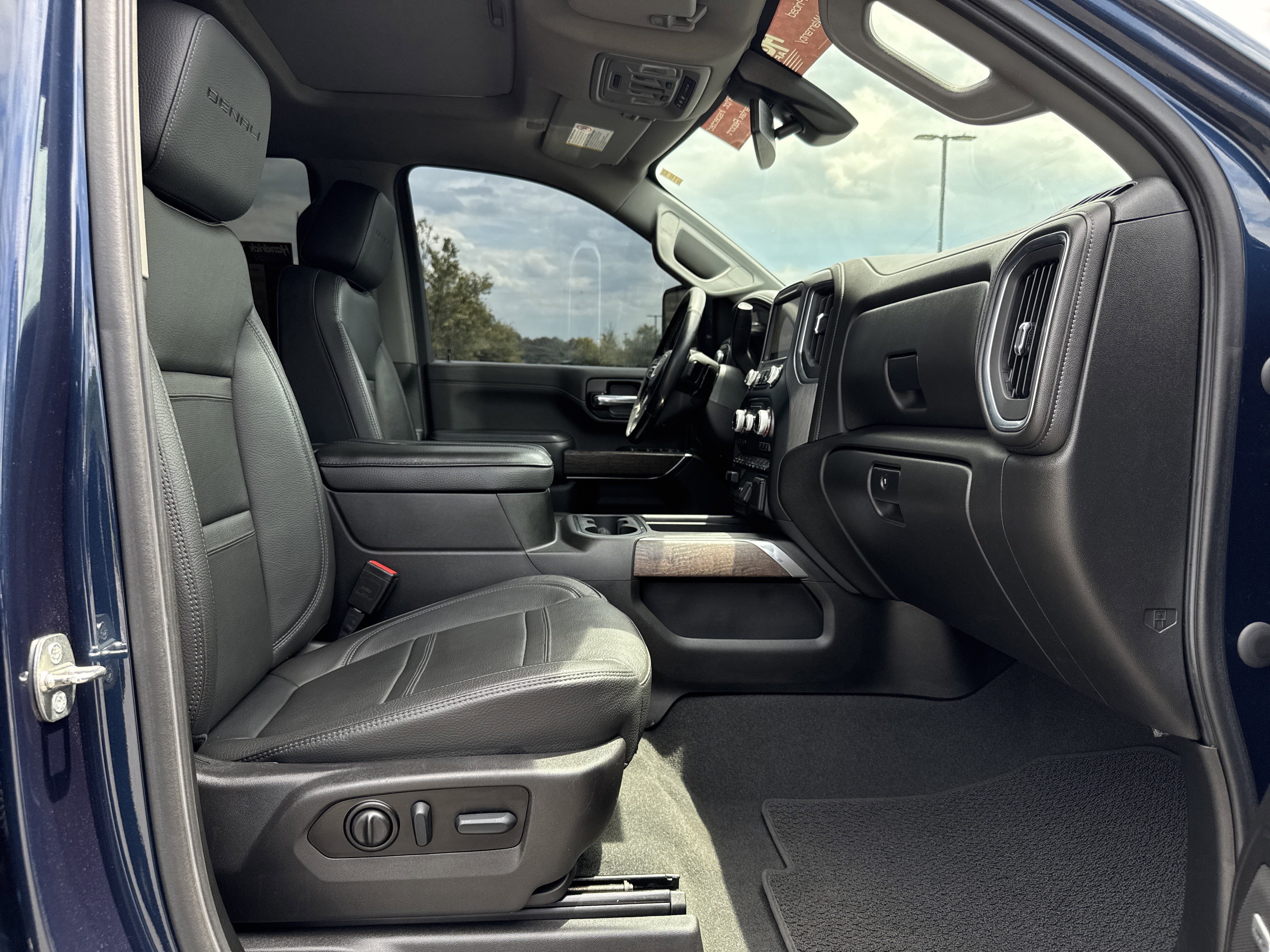 Used 2022 GMC Sierra 2500 Denali AWD/4WD image 31