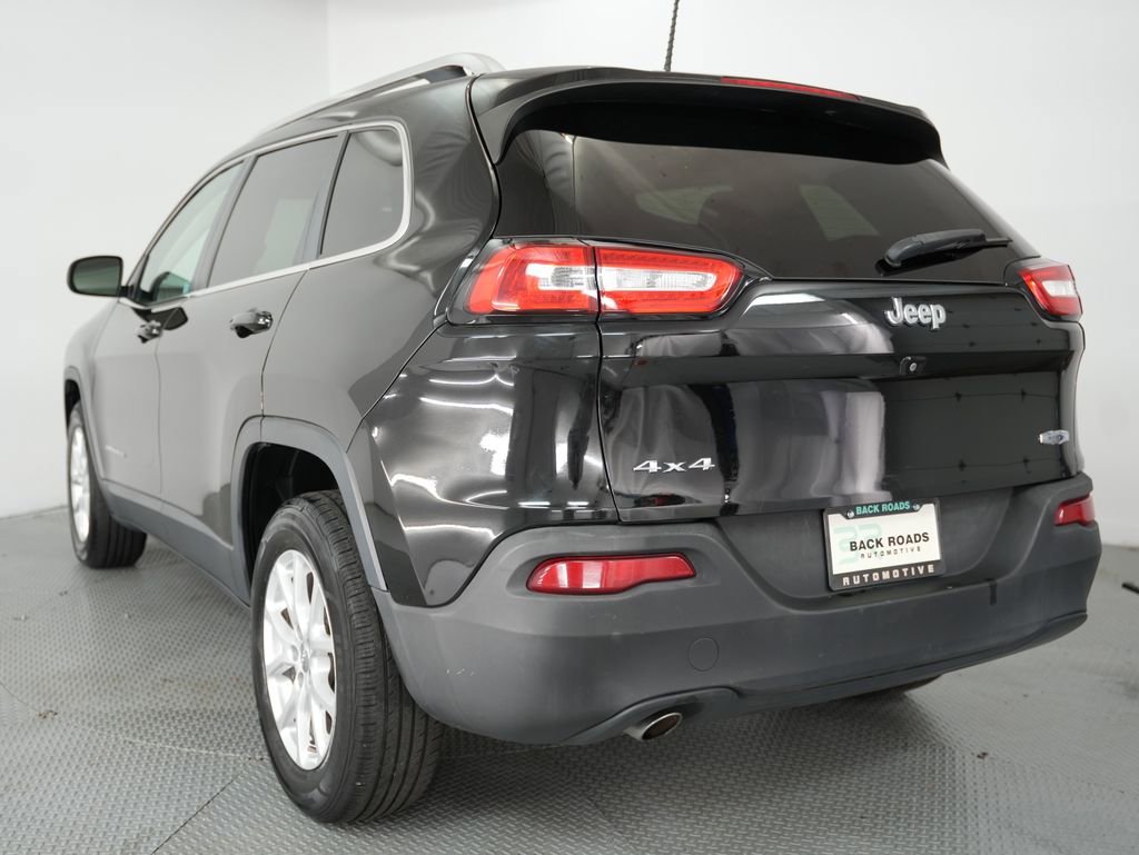 Used 2017 Jeep Cherokee Latitude w/ True North Edition image 7