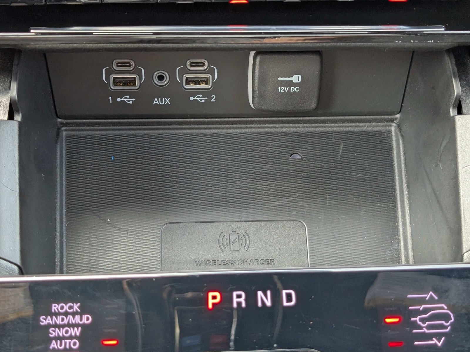 Used 2023 Jeep Grand Cherokee Overland w/ Luxury Tech Group IV AWD/4WD image 30
