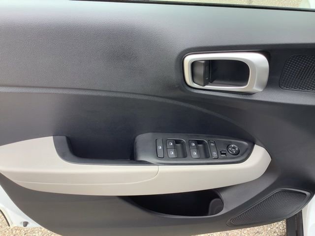 Certified 2026 Hyundai Venue SEL FWD image 20