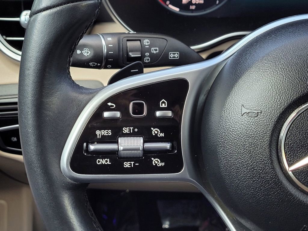 Used 2022 Mercedes-Benz GLC 300 w/ Multimedia Package Lite image 25