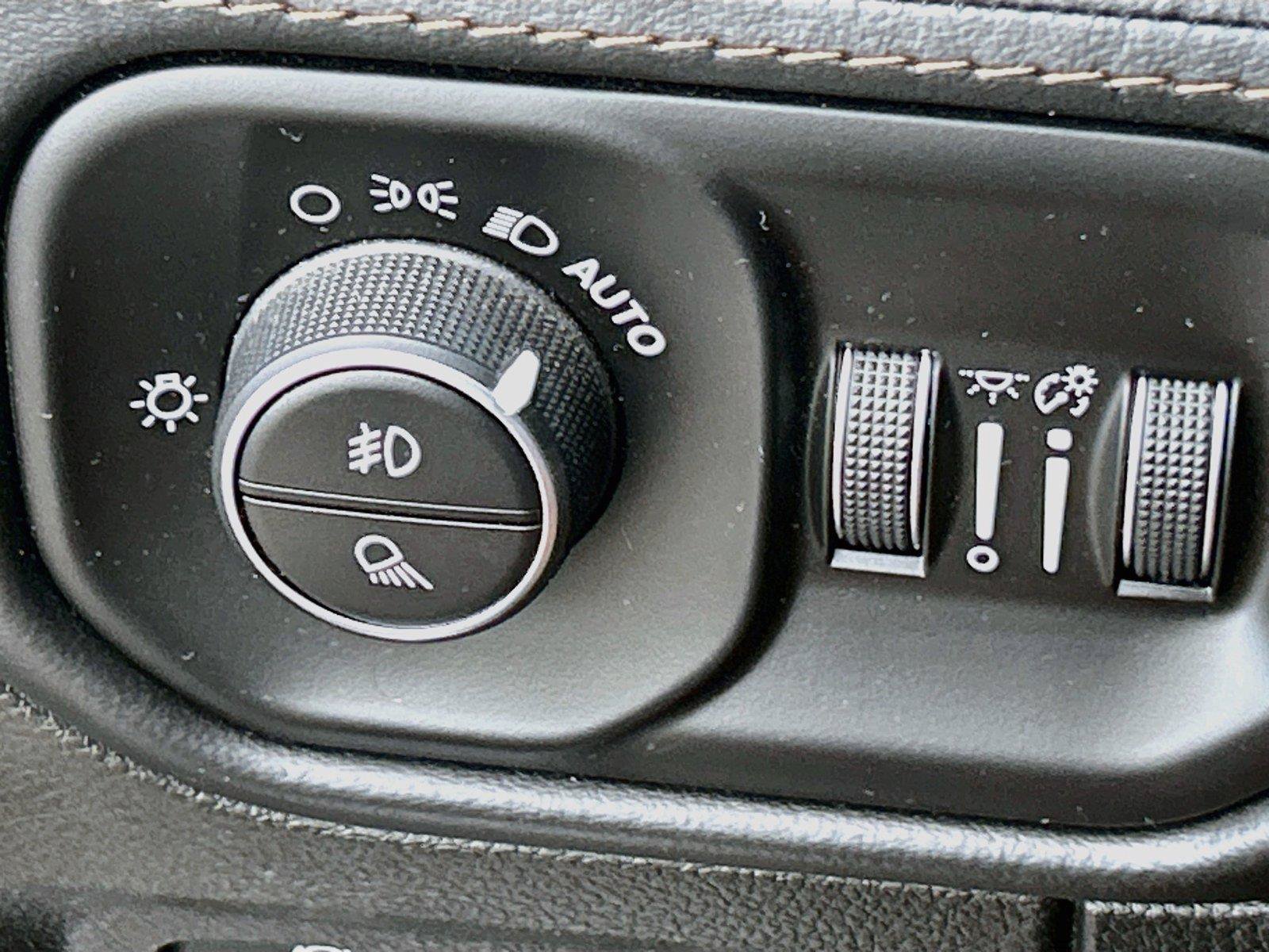 Used 2019 RAM 1500 Limited AWD/4WD image 32