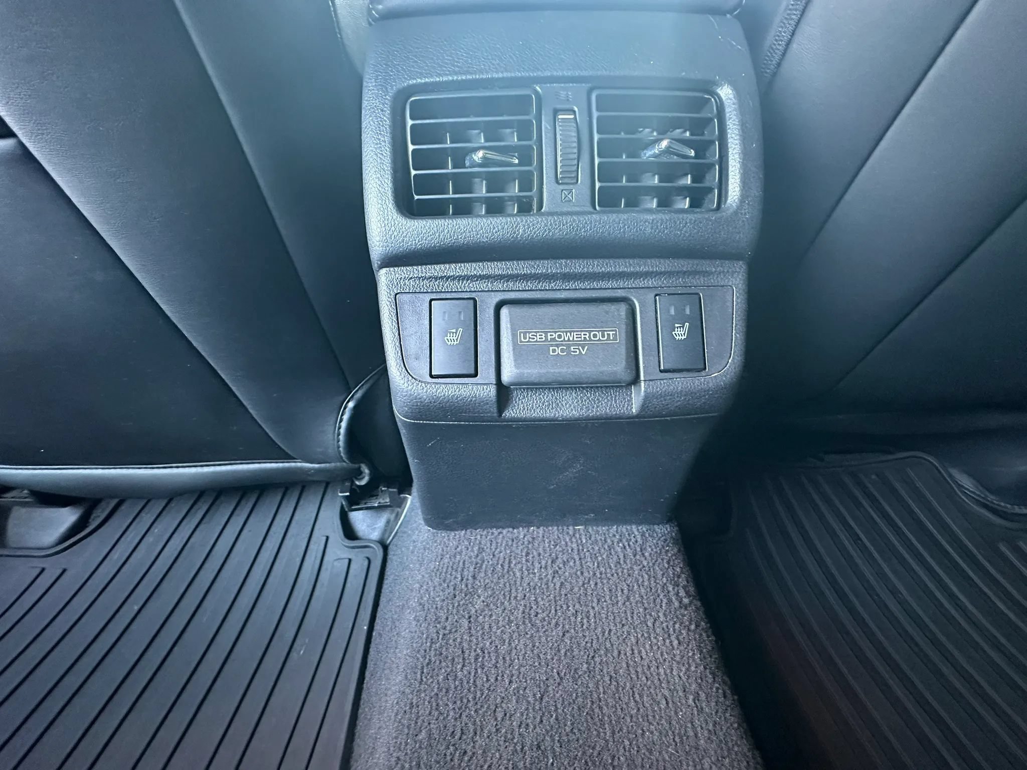 Used 2018 Subaru Outback 3.6R Limited AWD/4WD image 16