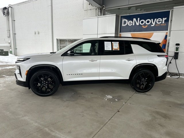 Certified 2025 Chevrolet Traverse RS image 11