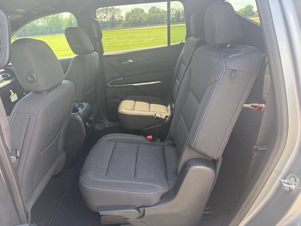 New 2026 Chevrolet Traverse LT w/ Midnight/Sport Edition FWD image 15