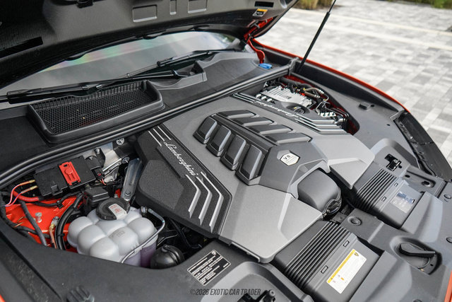 Used 2024 Lamborghini Urus S AWD/4WD image 16