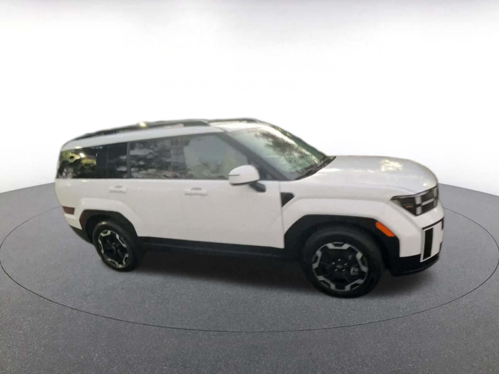 Used 2025 Hyundai Santa Fe SEL image 2