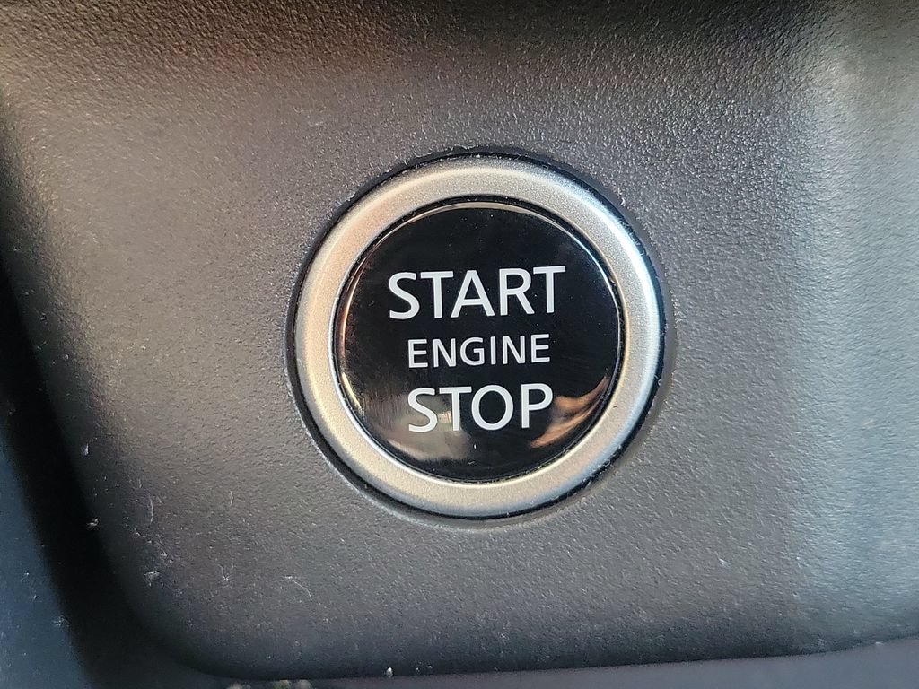 Used 2022 Nissan Rogue SV AWD/4WD image 29